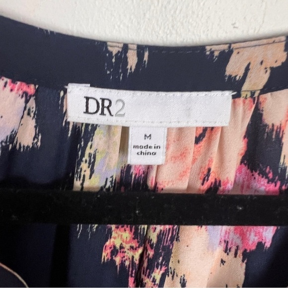 DR2 by Daniel Rainn Navy Floral Romper medium - Picture 7 of 10